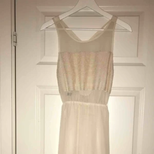  - Fin långklänning i spets🥰