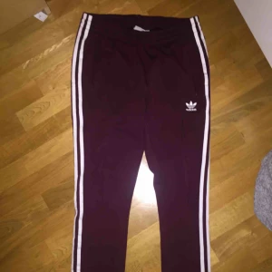  - Använda 1 gång  så helt nya , tight modell 