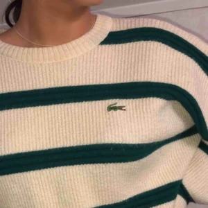  - Lacoste aldrig använd tjocktröja. Äkta! 