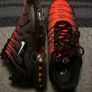 Nike TN Black and Red Skick:Näst intill oanvända 