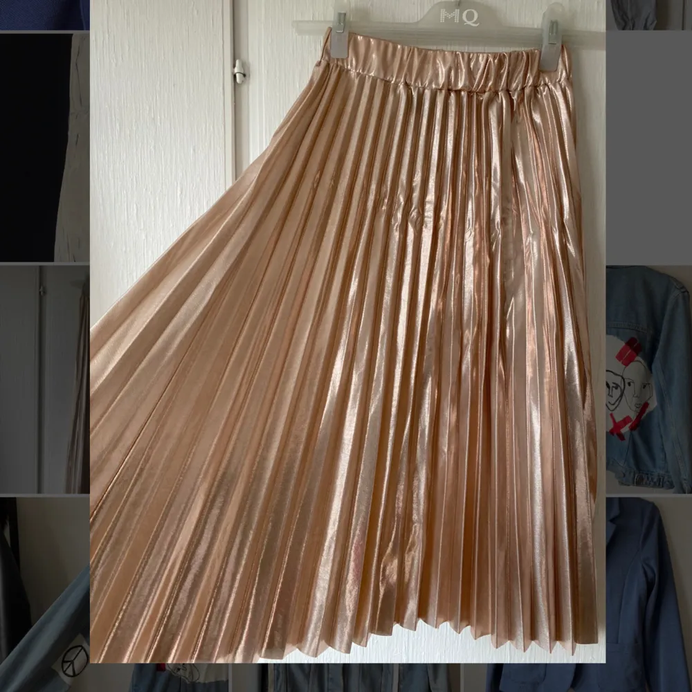 Guldig plisserad kjol i storlek XS, vadlång för mig som är 157 cm. Kjolar.