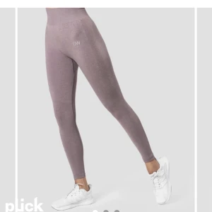 Iciw träningstights  - Gymbyxor från IcanIWill. Ej använda då dem ej passar riktigt. Färgen Faded Melange Violet.