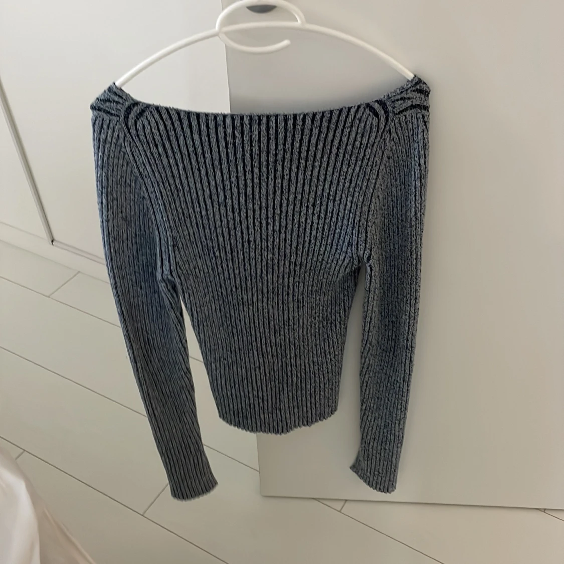 Weekday tröja  - 90