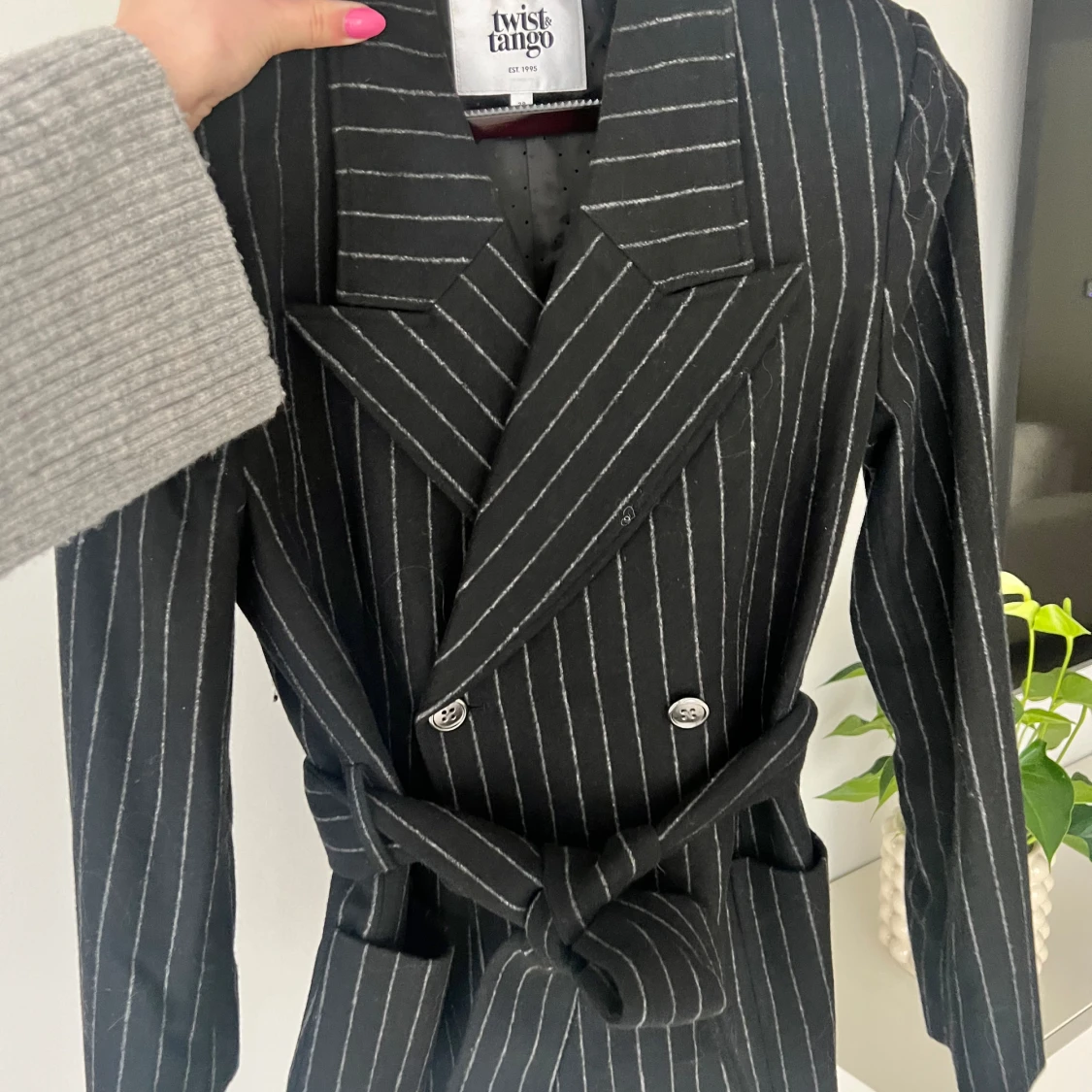 Randig blazer med knyt i midjan  - 91