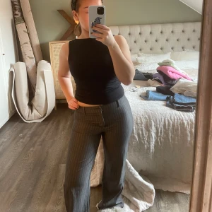 Randiga kostymbyxor  - Super sköna och fina konstbyxor i randigt 🤍 