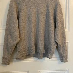 Cubus stickad tröja - Supervarm och mysig stickad tröja från Cubus💕 Är XL men sitter som ett S💗