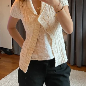 Kofta - Skit snygg stickad kofta!