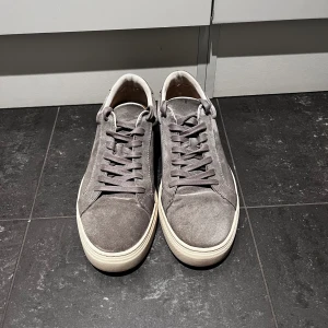 Vagabond skor - Jag säljer mina skor för att ja vill köpa annan modell och jag behöver samla in pengar Storlek 43