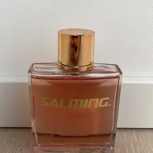 Salming parfym 100 ml knappt använd och luktar jätte gott 