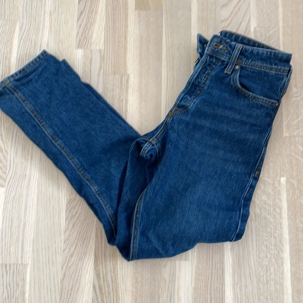 Blåa Jack&jones jeans i stl 28 30 modell loose christ. Jeans & Byxor.