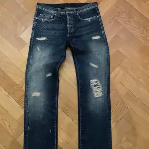 (ÄKTA) Dior Homme straight legged jeans, inga skador/fläckar.  Storlek 31/31, kan skicka mått om det behövs😁