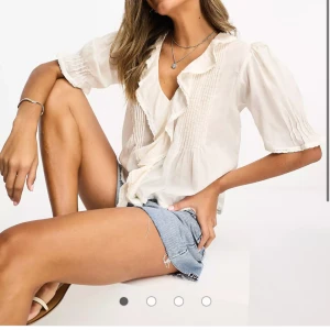 Mango blus  - Super fin blus från mango som aldrig använts!