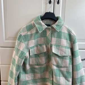 Vårjacka - Superfin vårjacka från Gina tricot