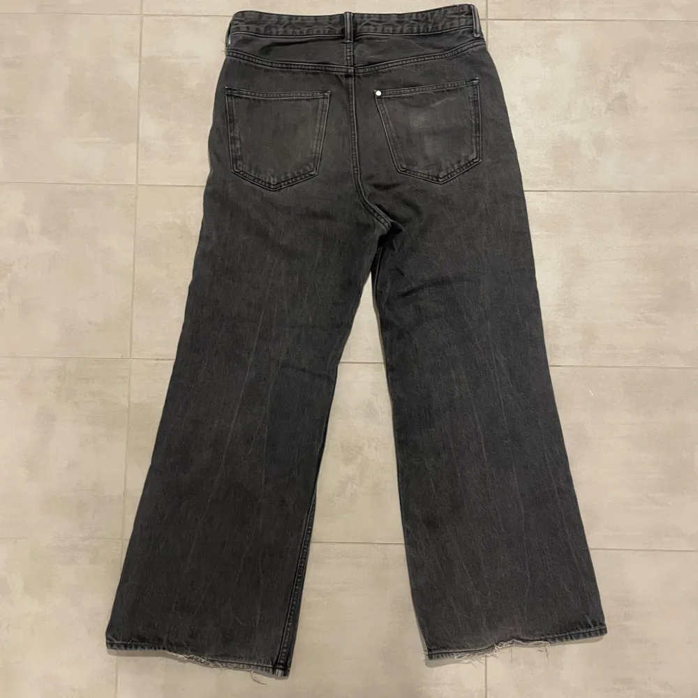 HM loose bootcut jeans Bra skick. Strl 32/32. Jeans & Byxor.