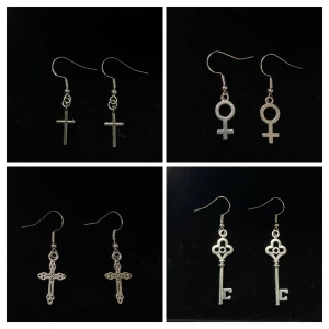 Handgjorda smycken  - Handgjorda och unika smycken✨ Kostar 49-59 kr styck🍃 20% doneras direkt till Amnesty International och deras viktiga arbete med mänskliga rättigheter 🕯️ Nickelfria 🗝️ Betalning sker via Swish och frakt tillkommer på 18kr.✨