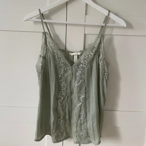 Blus - Spetsblus från Hm💕