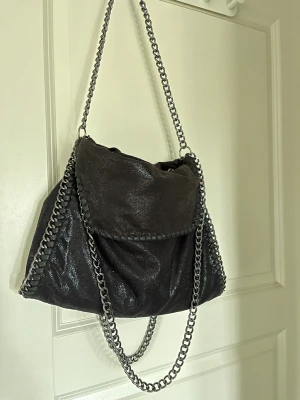 Väska🥰 - Säljer min jätte fina väska då den inte kommer till användning🥰🥰knappt använd