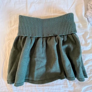 Snygg kjol - Säljer denna kjolen. Skriv till mig om du har några frågor och priset kan diskuteras!💗