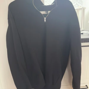 Halfzip - Halfzip från HM Köpt för 249 Helt oanvänd  Strl S