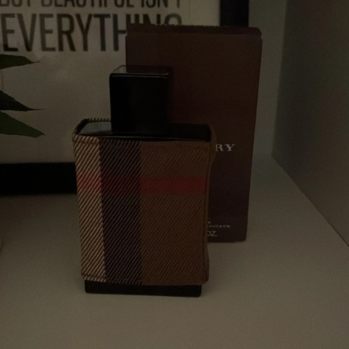 Oanvänd burberry parfym  - 90