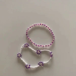 Armband - Elastisk par av pärlarmband. 