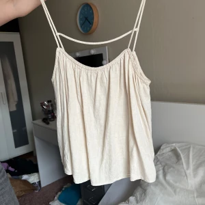 Linne i linmix  - Jättesommrigt linne i linmix. Perfekt för i sommar💕 Storlek S från H&M.