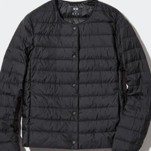 Uniqlo jacka - Säljer denna jacka pågrund av att den är för liten❤️