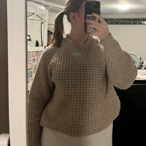 Stickad tröja - Fin stickad tröja från Lager157. Använd ett fåtal gånger.