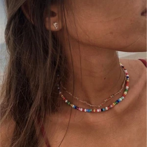 Somrigt halsband 🩷🤍 - Gulligt sommarhalsband🩷✨