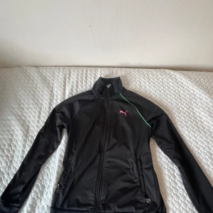  Adidas Träningsjacka -  Adidas träningsjacka som aldrig använts, i bra kvalitet