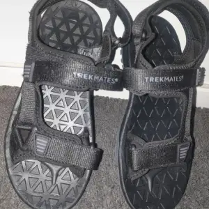 Helt nya sandaler, endast testad 
