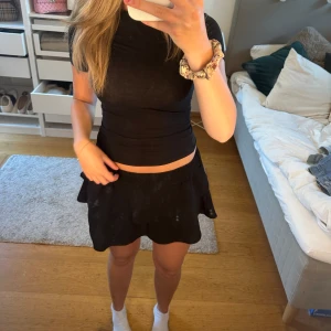 Svart kjol - Svart kjol i nysick