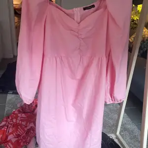 Söt rosa klänning, stl 42