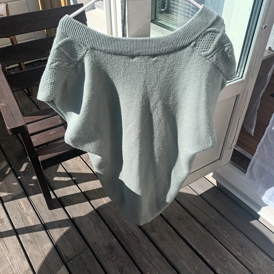 sage green stickad väst - 90
