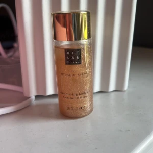 Rituals body shimmer  - Säljer denna rituals shimmer oil perfekt nu till sommaren, säljs då detta är me typ av produkt jag inte använder mig av