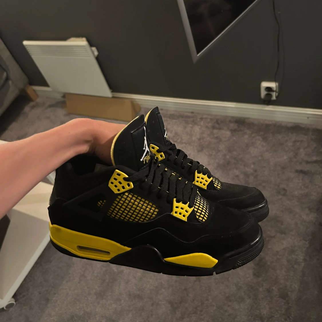 Jordan 4 retro Thunder - 91