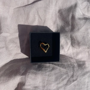 Milou ring rostfri  - 45kr/st, i Ion plated 304 Stainless steel,  finns flera i lager😊 kolla gärna in min instragram där jag främst sköter försäljningen 🤍 fler liknande smycken hittar ni på min sida 🥰