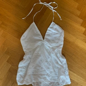 Halternecktopp  - Aldrig använd