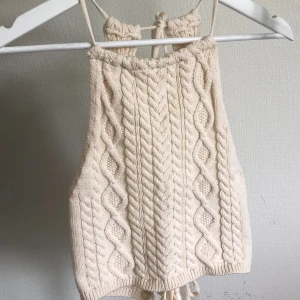 Virkad topp - I fint skick, använd fåtal gånger