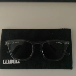 Bliz solglasögon polarized - Liknar chimi 02, bra skick 