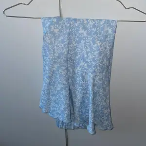blå lång kjol ifrån lager 157, använd fåtal ggr, skriv vid intresse💞