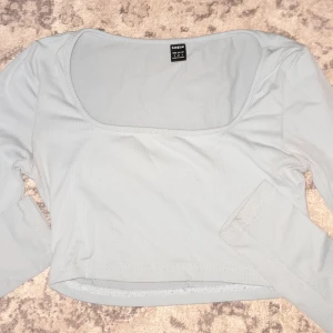 Tröja - En fin baby blå tröja, från shein. Då det finns ens matchande kjol till den med . Använd några gånger . Annars är den helt ny. 