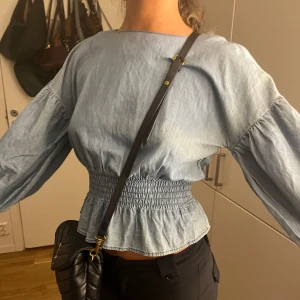 Jeans top - Säljer denna jätte fina jeans toppen 
