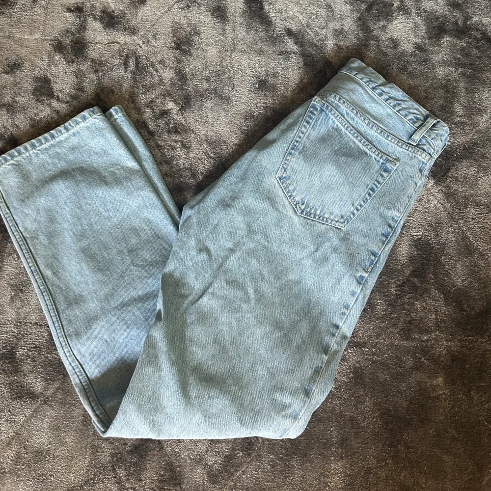 Storlek 30/32 i färgen ligth retro. Använd fåtal gånger och är i nyskick. Jeans & Byxor.