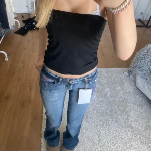 Lågmidjade Vintage Jeans - Fina jeans som aldrig kommit till användning! Storlek W26 - skriv gärna för fler frågor eller för fler bilder 💞 Ge prisförslag !!