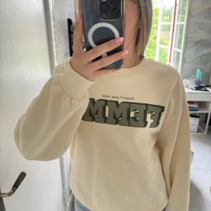 Sweater - Tröja från Ginatricot, aldrig andvänd! Pris kan diskuteras 