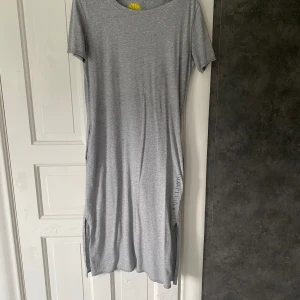 Acqua Limone T-shirt klänning  - Endast provad klänning från Acqua Limone strl S/M