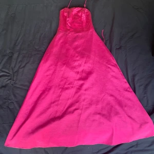 Beautiful Graduation Dress - Beautiful dress in small size for this Summer and Graduation season! ☀️🌻Fabric made of Linen.  