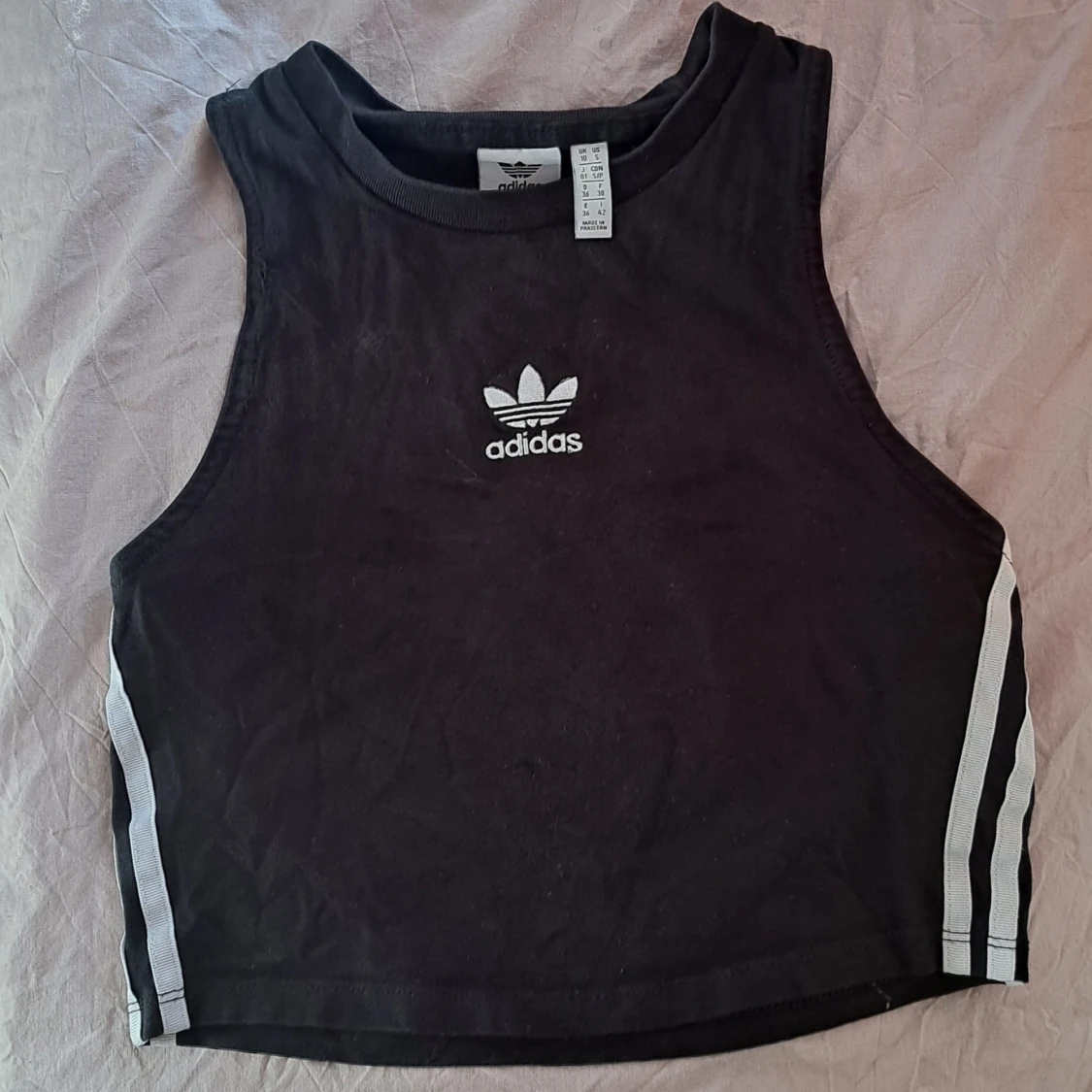 Topp Adidas  - 90