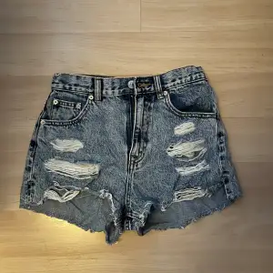 Jeans shorts från pull & bear i storlek 34